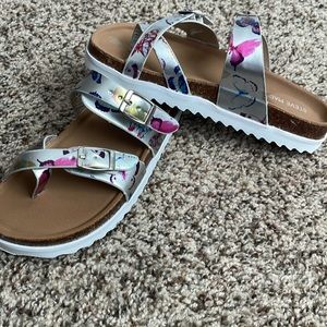 Girls Steve Madden butterfly sandals